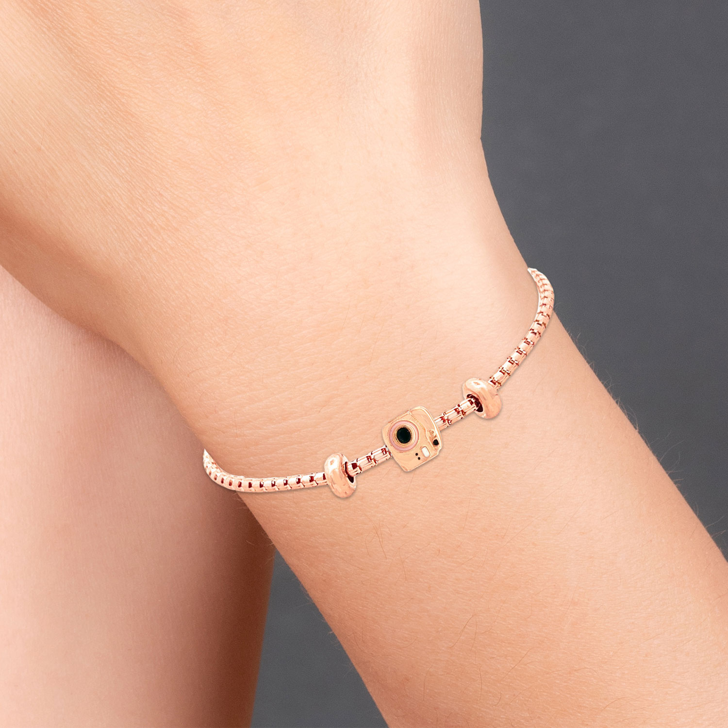 UBS Gold Liontin Emas World Tour Prancis Charmee - Cdm0340 - 17K