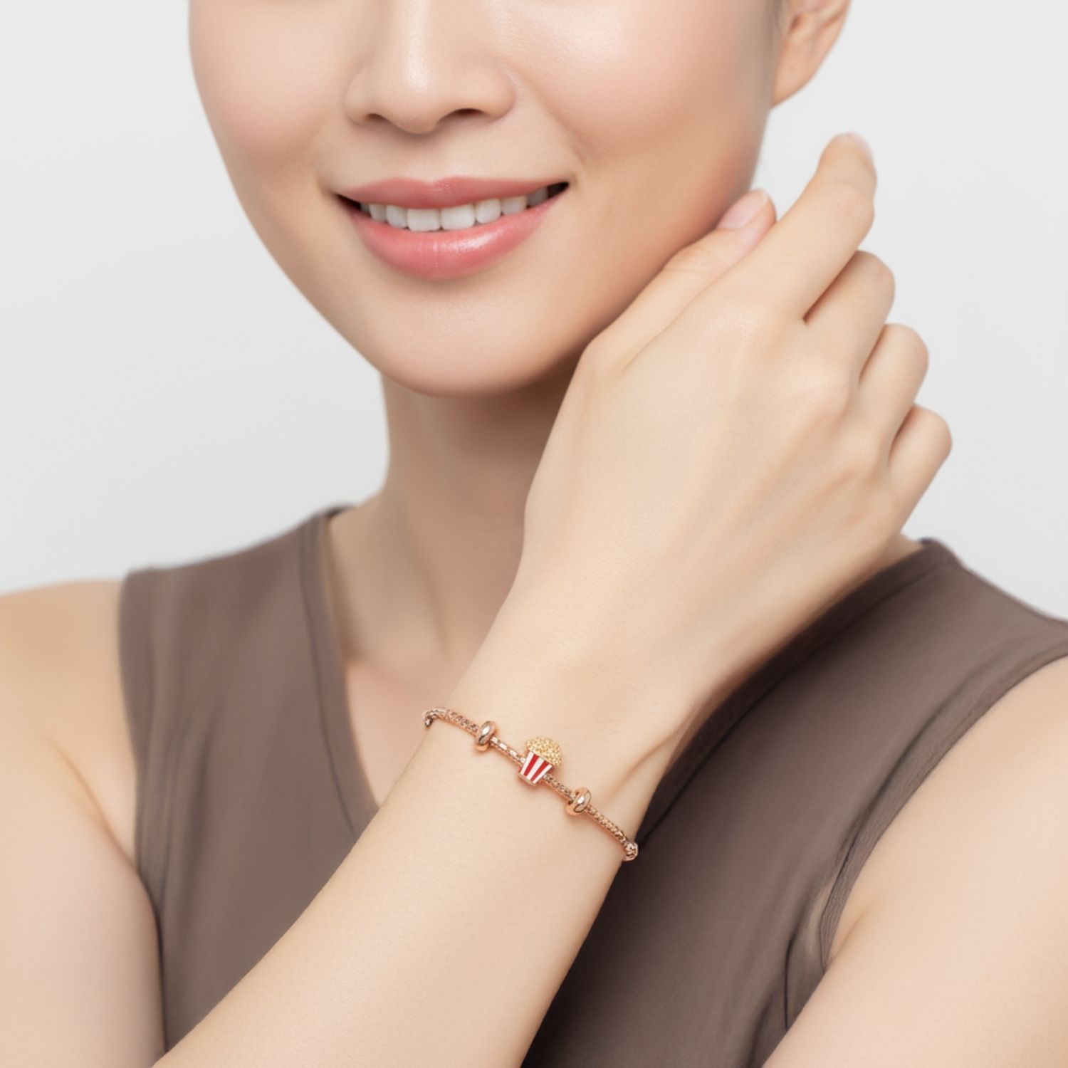 UBS Gold Liontin Emas World Tour USA Charmee - Cdm0351 - 17K