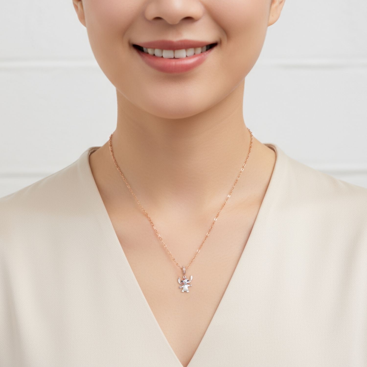 UBS Gold Liontin Emas Disney Stitch Charmee - Cly0084 - 17K